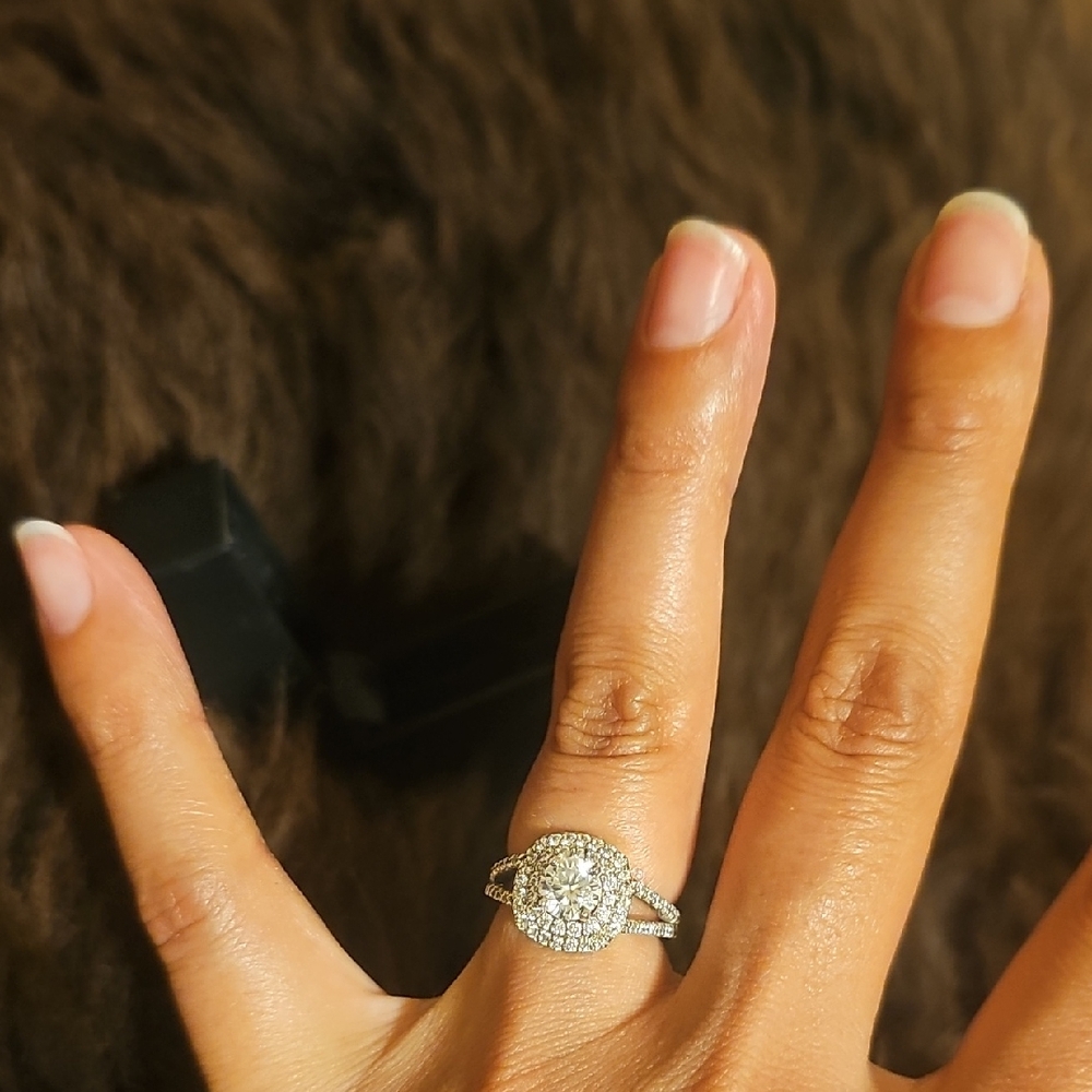 Elegant Silver Diamond Ring
